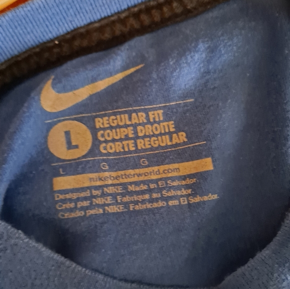 Nike Basketball Blue and White TShirt, Large - Picture 3 of 3